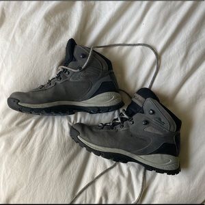 Columbia Newton Ridge waterproof hiking boots